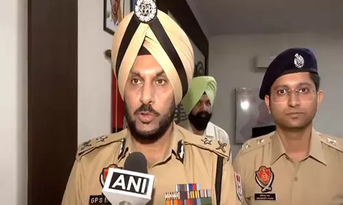 Punjab Police ने हथियारों के साथ दो लोगों को गिरफ्तार किया Punjab Police ने हथियारों के साथ दो लोगों को गिरफ्तार किया