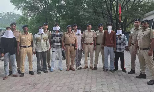 Ram Darbar में युवक पर चाकू से हमला करने के आरोप में पांच लोग गिरफ्तार Ram Darbar में युवक पर चाकू से हमला करने के आरोप में पांच लोग गिरफ्तार