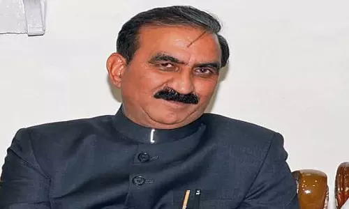 Himachal CM सुखू ने नितिन गडकरी से मुलाकात की