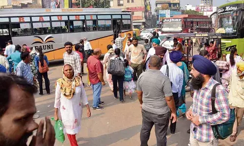 PRTC, पनबस के ठेका कर्मचारियों ने की दो घंटे की हड़ताल, यात्री परेशान PRTC, पनबस के ठेका कर्मचारियों ने की दो घंटे की हड़ताल, यात्री परेशान
