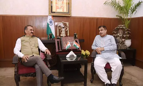 Himachal CM ने नितिन गडकरी के साथ राज्य के लिए सड़क, पुल, रोपवे परियोजनाओं पर चर्चा की