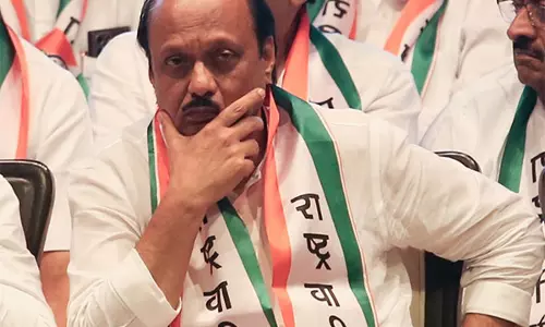 SC ने अजित पवार गुट से घड़ी चिन्ह पर अदालत के आदेश का पालन करने का हलफनामा दाखिल करने को कहा SC ने अजित पवार गुट से घड़ी चिन्ह पर अदालत के आदेश का पालन करने का हलफनामा दाखिल करने को कहा