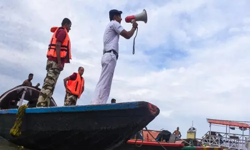 Cyclone: राज्य सरकार ने 1.6 लाख से अधिक लोगों को निकाला, 83000 से अधिक लोगों को राहत शिविरों में पहुंचाया Cyclone: राज्य सरकार ने 1.6 लाख से अधिक लोगों को निकाला, 83000 से अधिक लोगों को राहत शिविरों में पहुंचाया
