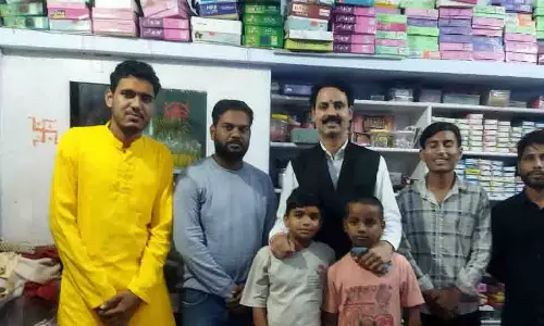 संगीतमयी श्रीमद भागवत कथा का Havan की पूर्णाहुति के बाद हुआ समापन, भंडारे में श्रद्धालुओं ने की भोजन