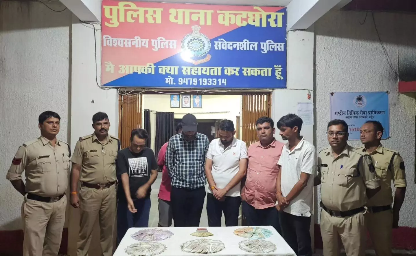 जुएं की फड़ पर पुलिस ने मारा छापा, 6 जुआरी गिरफ्तार