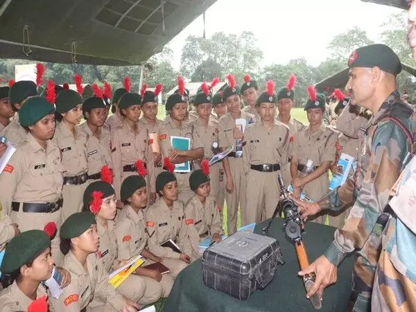 Assam Rifles ने संयुक्त वार्षिक प्रशिक्षण शिविर में हथियार प्रदर्शन किया