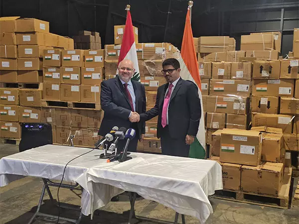 भारत ने Lebanon को मानवीय सहायता की पहली खेप सौंपी भारत ने Lebanon को मानवीय सहायता की पहली खेप सौंपी