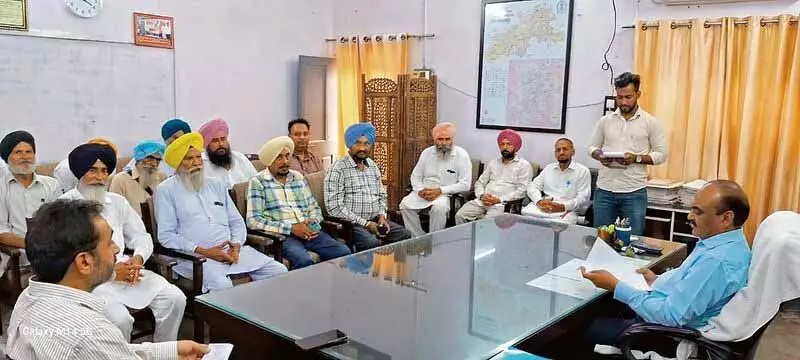 Punjab: लंबरदारों ने पराली जलाने के खिलाफ लड़ने की शपथ ली