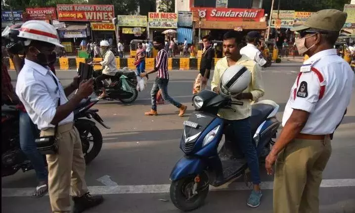 Hyderabad ट्रैफिक पुलिस ने सायरन वाले 42 वाहन जब्त किए