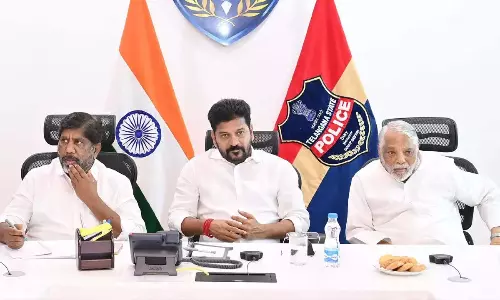 Telangana: सीएम रेवंत रेड्डी ने सरकारी कर्मचारियों को आश्वस्त किया