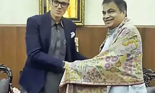 CM Omar ने नितिन गडकरी को जम्मू-कश्मीर की सड़क परियोजनाओं के बारे में जानकारी दी