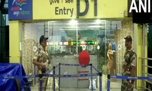 चक्रवात दाना: Bhubaneswar, कोलकाता हवाई अड्डों पर उड़ान संचालन फिर से शुरू हुआ चक्रवात दाना: Bhubaneswar, कोलकाता हवाई अड्डों पर उड़ान संचालन फिर से शुरू हुआ