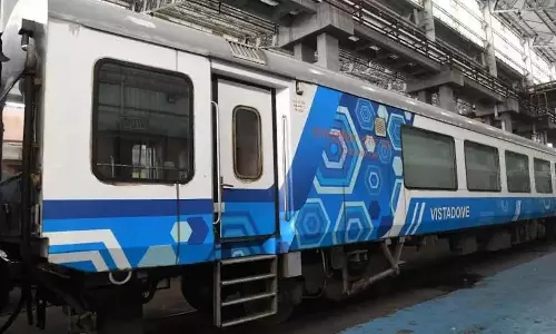 Andhra: वीएसकेपी के लिए अतिरिक्त विस्टाडोम कोच Andhra: वीएसकेपी के लिए अतिरिक्त विस्टाडोम कोच