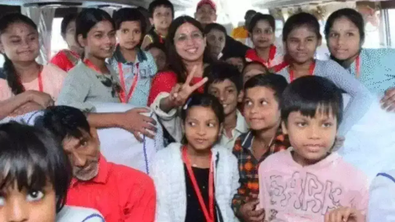 Prayagraj: दलित बस्तियों में रहने वाले 410 बच्चे पहली बार वंदे भारत एक्सप्रेस का सफर करेंगे Prayagraj: दलित बस्तियों में रहने वाले 410 बच्चे पहली बार वंदे भारत एक्सप्रेस का सफर करेंगे