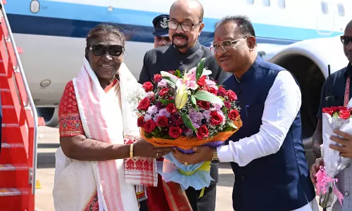 राष्ट्रपति द्रौपदी मुर्मु का रायपुर में आत्मीय स्वागत