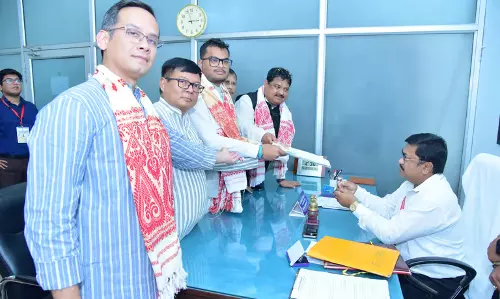 Assam :  कांग्रेस उम्मीदवार तंजील हुसैन ने सामागुरी विधानसभा क्षेत्र से नामांकन दाखिल किया