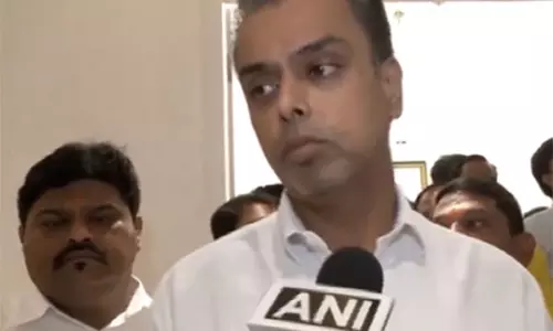 आदित्य ठाकरे के सामने शिवसेना Worli से मिलिंद देवड़ा को उतारेगी मैदान में