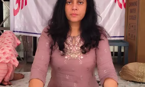 Haryana : महिला प्रोफेसर केंद्रीय विश्वविद्यालय में अनिश्चितकालीन धरने पर Haryana : महिला प्रोफेसर केंद्रीय विश्वविद्यालय में अनिश्चितकालीन धरने पर