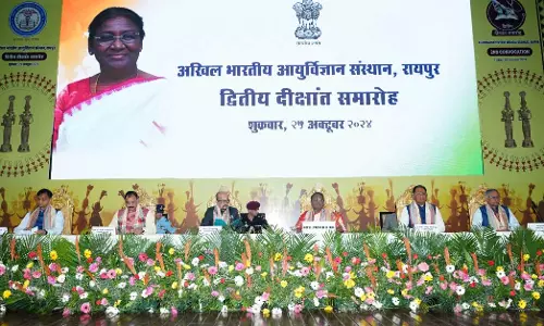 राष्ट्रपति मुर्मू ने एम्स के 10 विद्यार्थियों को स्वर्ण पदक और 514 विद्यार्थियों को डिग्री प्रदान की राष्ट्रपति मुर्मू ने एम्स के 10 विद्यार्थियों को स्वर्ण पदक और 514 विद्यार्थियों को डिग्री प्रदान की