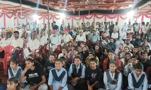 Chittorgarh: मरजीवी में रात्रि चौपाल का आयोजन जिला कलेक्टर ने सुनी लोगों के अभाव- अभियोग