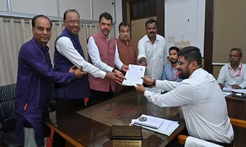 महाराष्ट्र चुनाव: Devendra Fadnavis ने नागपुर दक्षिण पश्चिम विधानसभा क्षेत्र से नामांकन दाखिल किया