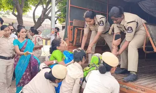 पुलिसकर्मियों के परिवारों का विरोध प्रदर्शन Hyderabad तक फैल गया पुलिसकर्मियों के परिवारों का विरोध प्रदर्शन Hyderabad तक फैल गया