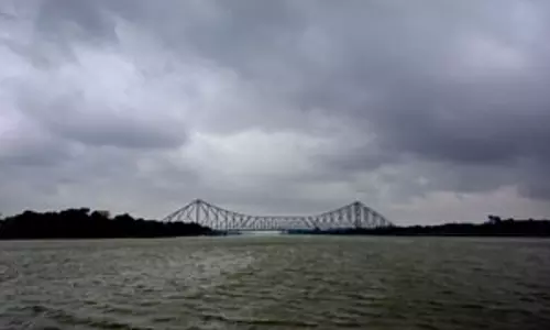 भारी बारिश को छोड़कर, पश्चिम बंगाल में चक्रवात दाना का प्रभाव हुआ कम
