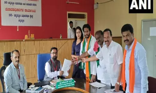 NDA उम्मीदवार निखिल कुमारस्वामी ने राज्य विधानसभा चुनाव के लिए नामांकन दाखिल किया