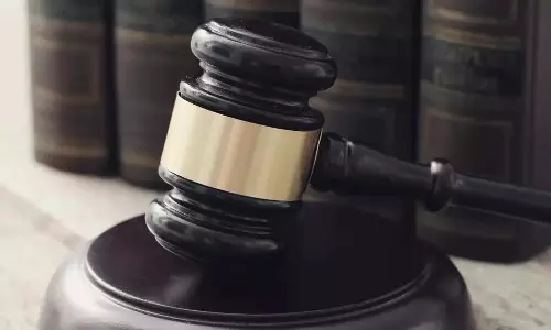 Telangana अदालत ने तेलुगु फिल्म निर्माता की जमानत खारिज कर दी Telangana अदालत ने तेलुगु फिल्म निर्माता की जमानत खारिज कर दी