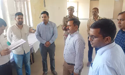 Dausa: निर्वाचन पर्यवेक्षकों ने मीडिया प्रकोष्ठ का किया निरीक्षण Dausa: निर्वाचन पर्यवेक्षकों ने मीडिया प्रकोष्ठ का किया निरीक्षण