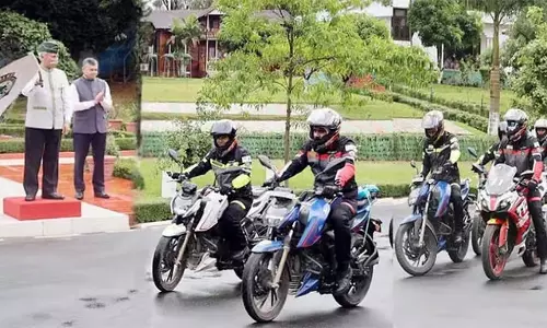 Arunachal : राज्यपाल ने नौसेना मोटरसाइकिल अभियान दल को हरी झंडी दिखाई Arunachal : राज्यपाल ने नौसेना मोटरसाइकिल अभियान दल को हरी झंडी दिखाई