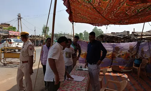 Dungarpur: व्यय प्रेक्षक  स्वप्निल शरद बावकर ने एसएसटी नाकों का किया औचक निरीक्षण