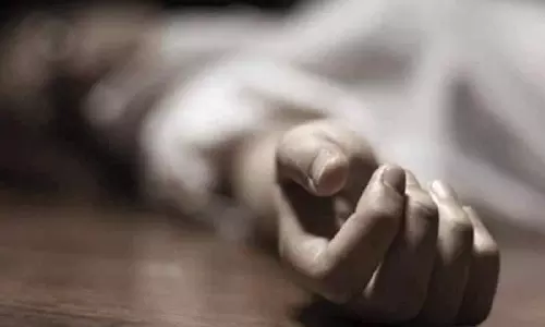 फेरीवाले की ‘आत्महत्या’ के बाद Jalpaiguri के भाजपा नेता दिलीप मित्रा के खिलाफ मामला दर्ज फेरीवाले की ‘आत्महत्या’ के बाद Jalpaiguri के भाजपा नेता दिलीप मित्रा के खिलाफ मामला दर्ज