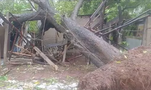 चक्रवात दाना के दौरान घर खोने वाले लोगों को पक्के घर मिलेंगे: Odisha के राजस्व मंत्री