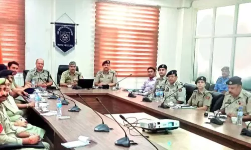 DIG ट्रैफिक ने सर्दियों की चुनौतियों के लिए तैयारियों की समीक्षा की DIG ट्रैफिक ने सर्दियों की चुनौतियों के लिए तैयारियों की समीक्षा की