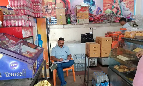 Dholpur: शुद्ध आहार मिलावट पर वार अभियान सीज किया 80 किलोग्राम घी, फिकवाई खराब चासनी