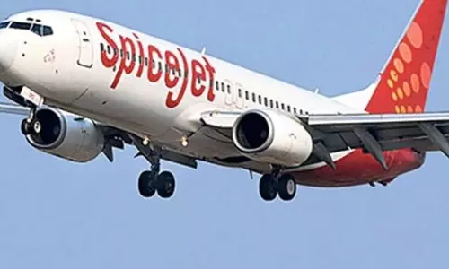 Mumbai-Kandla स्पाइसजेट फ्लाइट में बम की धमकी, एयरपोर्ट पर हड़कंप