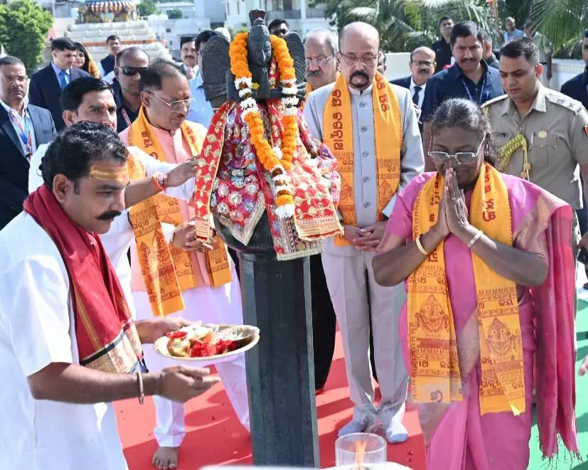 राष्ट्रपति मुर्मु और राज्यपाल डेका ने महाप्रभु श्री जगन्नाथ भगवान के किए दर्शन