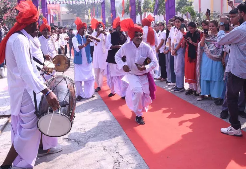 Haryana की भावना का जश्न कुरूक्षेत्र विश्वविद्यालय का रत्नावली महोत्सव शुरू