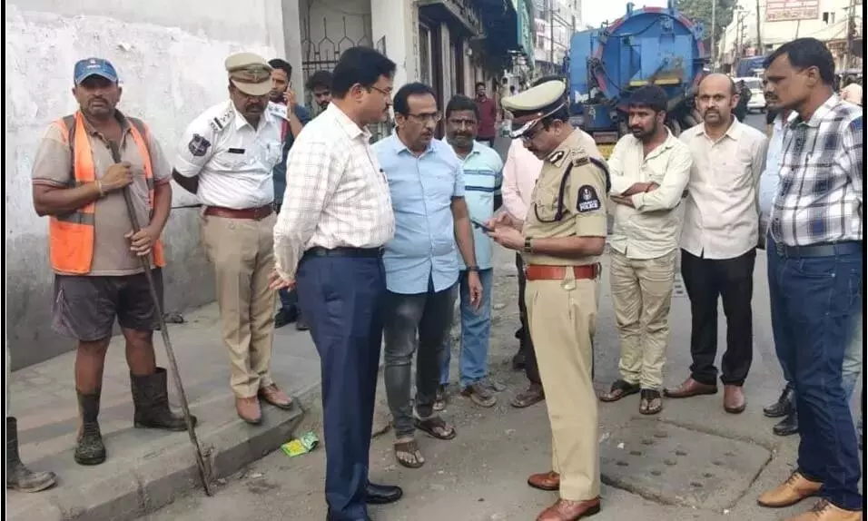 HYDRAA अधिकारियों ने लकडीकापुल में बाढ़ की समस्याओं का निरीक्षण किया