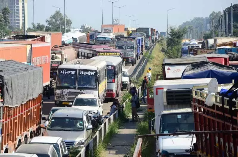 Jalandhar: किसानों ने चार घंटे तक सड़कें जाम रखीं