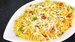 Cheese Maggi: इस वीकेंड बच्चों के लिए बनाएं स्ट्रीट स्टाइल चीज़ मैगी