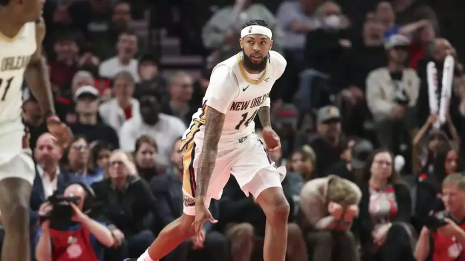 Brandon Ingram ने पेलिकन्स को ट्रेल ब्लेज़र्स पर 105-103 से पीछे से जीत दिलाई Brandon Ingram ने पेलिकन्स को ट्रेल ब्लेज़र्स पर 105-103 से पीछे से जीत दिलाई
