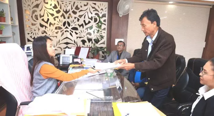 Sikkim उपचुनाव के लिए एसडीएफ उम्मीदवारों ने नामांकन दाखिल किया