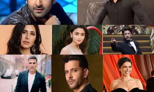 शादियों में परफॉर्म करने के लिए बॉलीवुड सितारों की फीस: Shah Rukh, Alia and others शादियों में परफॉर्म करने के लिए बॉलीवुड सितारों की फीस: Shah Rukh, Alia and others
