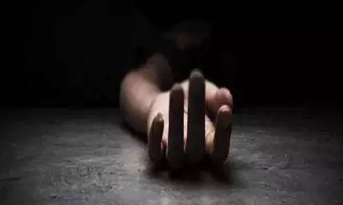 तीन लोग एक बाइक पर, लड़की की मौत लड़कों को खरोंच तक नहीं आई, पुलिस भी रह गई दंग