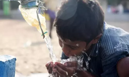 Karnataka: धारवाड़ जिले में 70 लोग प्रदूषित पानी पी रहे Karnataka: धारवाड़ जिले में 70 लोग प्रदूषित पानी पी रहे
