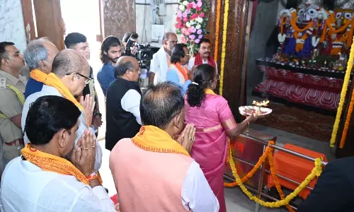 राष्ट्रपति ने मंदिर सेवा समिति के सदस्यों से मिलकर जाना हाल-चाल