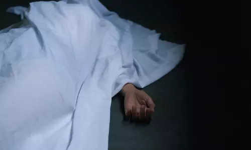 Jalpaiguri सरकारी मेडिकल कॉलेज एवं अस्पताल में गर्भवती महिला की मौत के बाद लापरवाही का आरोप दर्ज Jalpaiguri सरकारी मेडिकल कॉलेज एवं अस्पताल में गर्भवती महिला की मौत के बाद लापरवाही का आरोप दर्ज