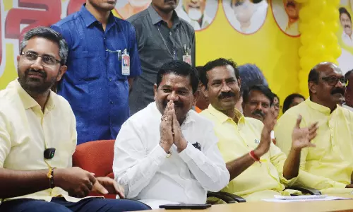 प्रभारी मंत्री के रूप में स्वामी की Vizag की पहली यात्रा में विकास पर ध्यान केंद्रित किया